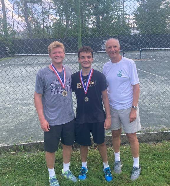 130786436_web1_7e1062ef-1706-0898-7e03-0ed5b158b43a
Mens A Doubles champions, Luke Kotcho and Carlo Possanza, with tournament chair John Weiss.
Submitted Photo